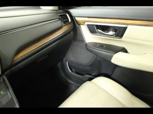 Used 2018 Honda CR-V Touring image 16