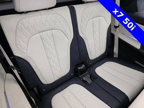Used 2022 BMW X7 M50i w/ Dynamic Handling Package image 27
