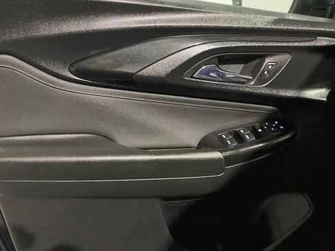 Used 2023 Chevrolet TrailBlazer RS image 12