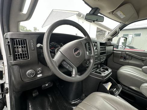 Used 2021 GMC Savana 3500 Extended w/ Power Convenience Package RWD image 25