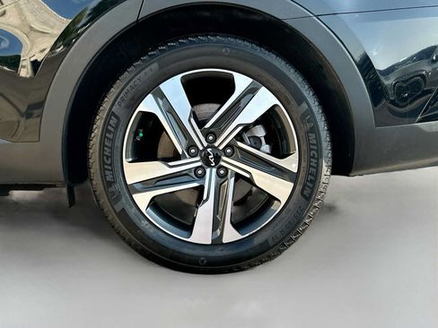 Used 2023 Kia Sorento SX Prestige w/ Panoramic Sunroof Package AWD/4WD image 33
