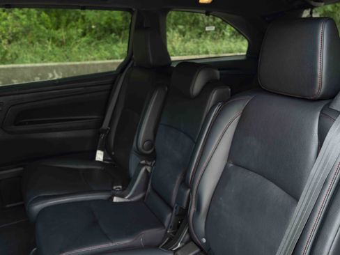 Used 2025 Honda Odyssey Sport-L image 18