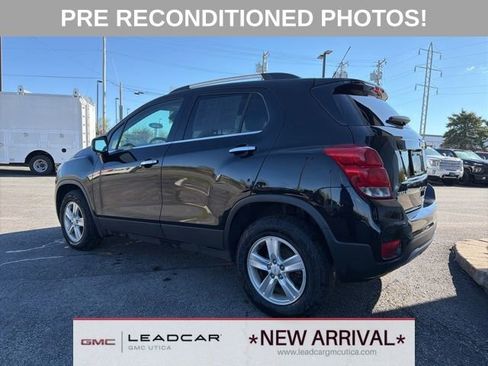 Used 2019 Chevrolet Trax LT w/ LT Convenience Package AWD/4WD image 3