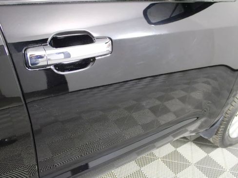 Used 2016 Toyota Sequoia Platinum image 34