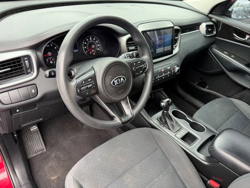 Used 2016 Kia Sorento LX image 18