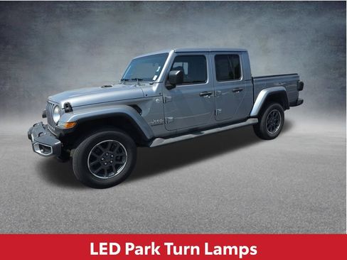 Used 2020 Jeep Gladiator Overland w/ LED Lighting Group AWD/4WD image 12