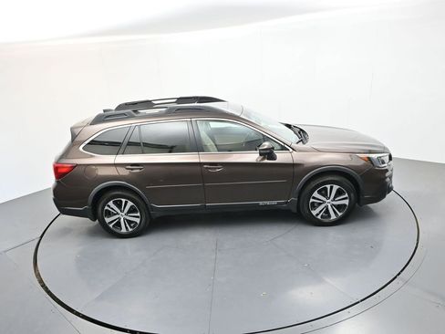 Used 2019 Subaru Outback 3.6R Limited w/ Popular Package #2 AWD/4WD image 30