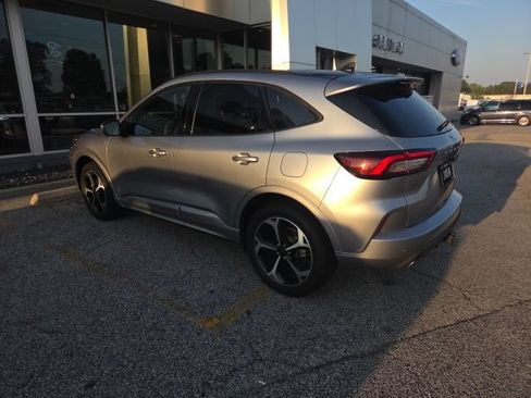 Used 2023 Ford Escape ST-Line Select w/ Tech Pack #2 AWD/4WD image 3