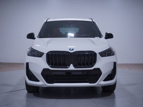 Used 2025 BMW X1 xDrive28i w/ M Sport Package AWD/4WD image 4