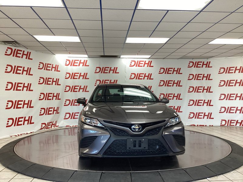 Used 2020 Toyota Camry SE FWD image 2