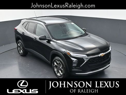 Used 2024 Chevrolet Trax LT FWD image 22