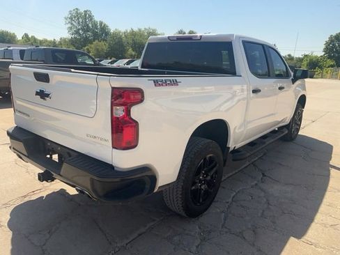 Used 2025 Chevrolet Silverado 1500 Custom Trail Boss AWD/4WD image 4