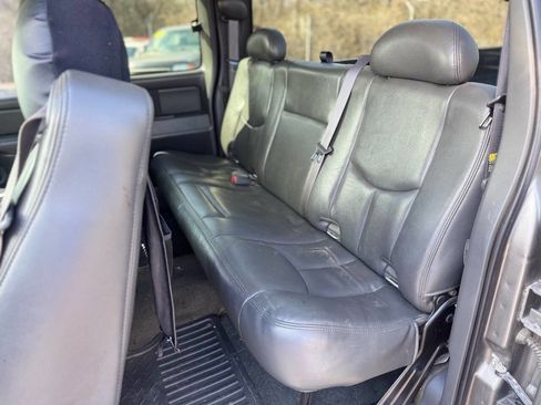 Used 2007 Chevrolet Silverado 2500 LT w/ Heavy-Duty Power Package image 10