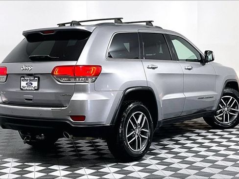 Used 2018 Jeep Grand Cherokee Limited AWD/4WD image 12