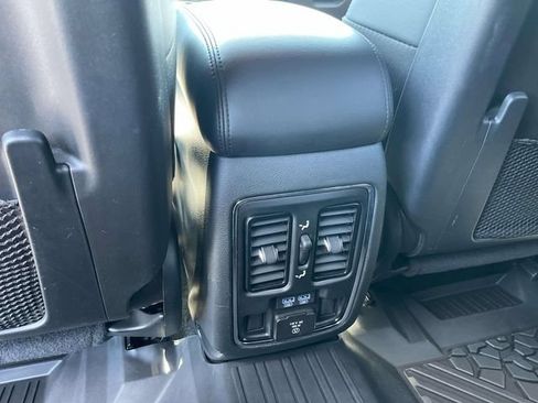Used 2021 Jeep Grand Cherokee Limited AWD/4WD image 17