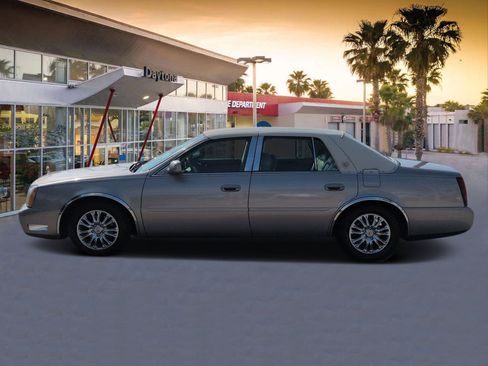 Used 2004 Cadillac De Ville FWD image 6