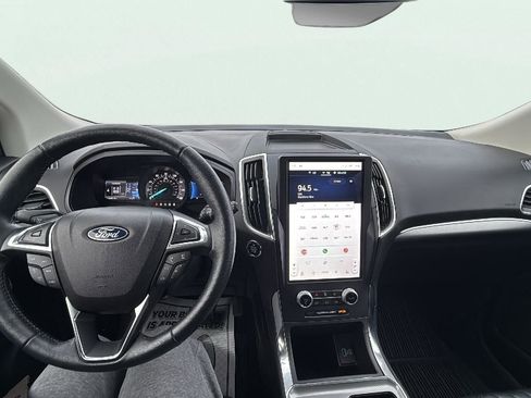 Used 2023 Ford Edge Titanium image 10