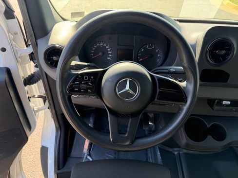 Used 2023 Mercedes-Benz Sprinter 2500 image 7