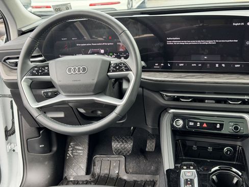 Used 2025 Audi Q5 Premium Plus w/ Premium Plus image 18