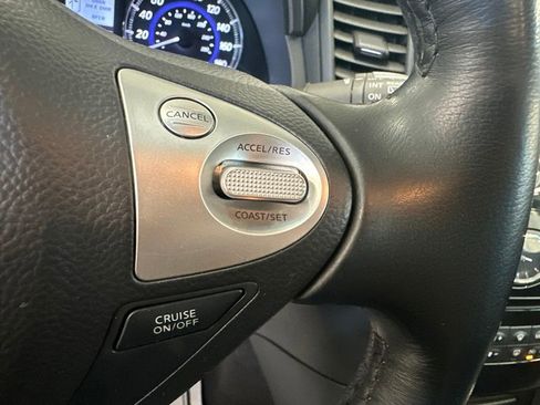 Used 2014 INFINITI QX70 AWD w/ Premium Package image 29