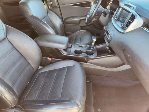Used 2019 Kia Sorento EX image 13