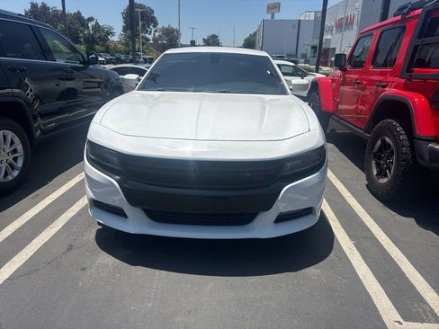 Used 2016 Dodge Charger R/T RWD image 2
