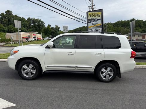 Used 2014 Toyota Land Cruiser AWD/4WD image 2