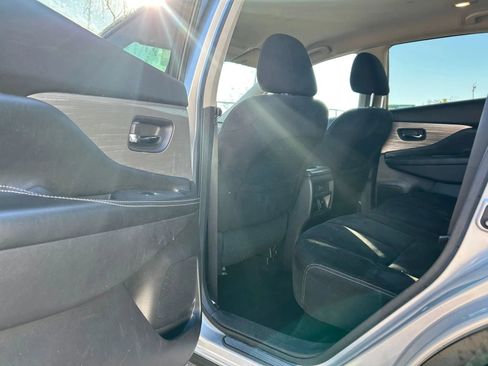 Used 2017 Nissan Murano SV FWD image 12