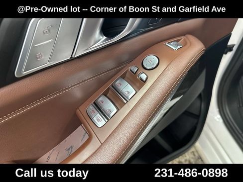 Used 2021 BMW X7 xDrive40i w/ Premium Package AWD/4WD image 16