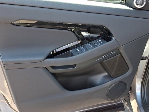 Used 2026 Land Rover Range Rover Evoque S image 13