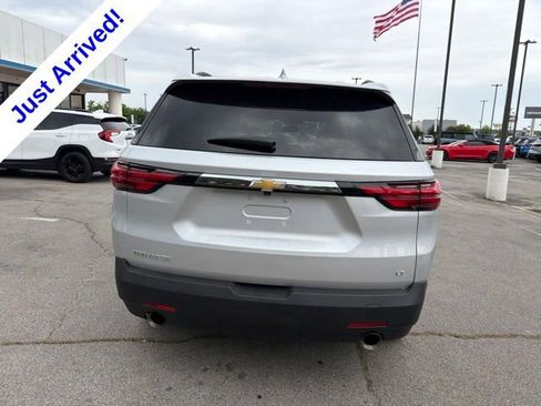 Used 2022 Chevrolet Traverse LT FWD image 5