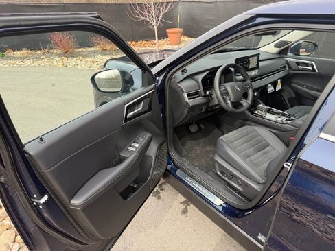 New 2026 Mitsubishi Outlander SE image 20