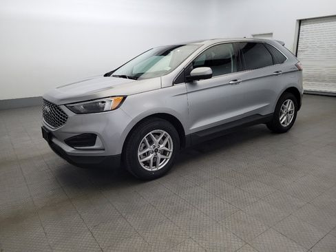 Used 2023 Ford Edge SEL image 2