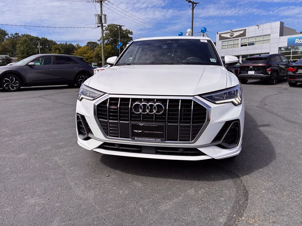 Used 2025 Audi Q3 2.0T Premium AWD/4WD image 2
