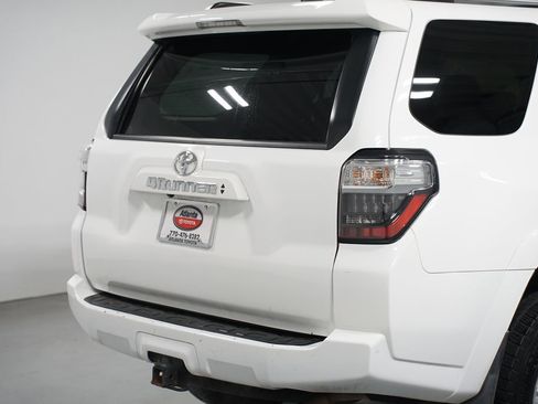 Certified 2022 Toyota 4Runner SR5 image 9