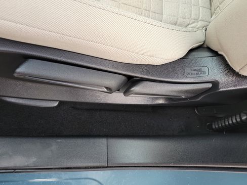 Used 2025 Honda HR-V LX image 21