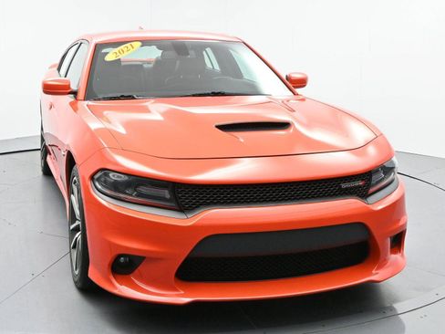 Used 2021 Dodge Charger R/T w/ Plus Group RWD image 2