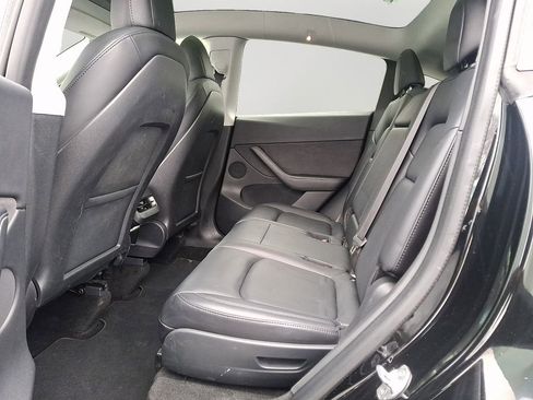 Used 2021 Tesla Model Y Long Range image 10