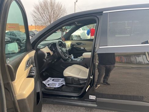 Used 2023 Chevrolet Traverse LS image 6