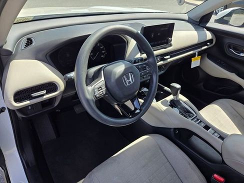 Used 2023 Honda HR-V LX image 9