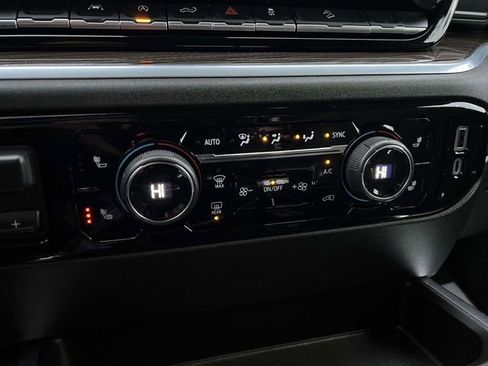 Used 2022 Chevrolet Silverado 1500 RST w/ Convenience Package II image 21