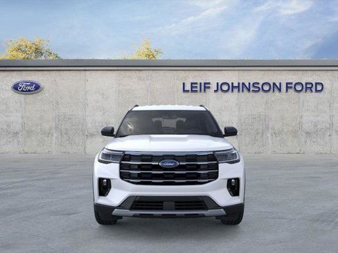 Certified 2025 Ford Explorer Active w/ Active Comfort Package RWD image 6