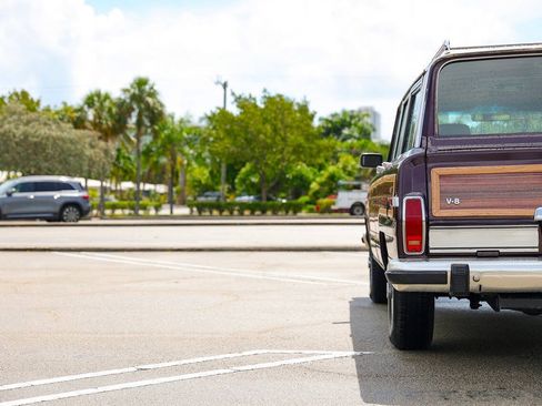 Used 1988 Jeep Grand Wagoneer AWD/4WD image 35