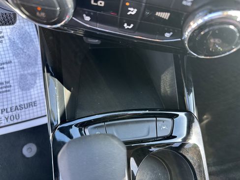 Used 2024 Chevrolet Trax RS w/ Driver Confidence Package image 19