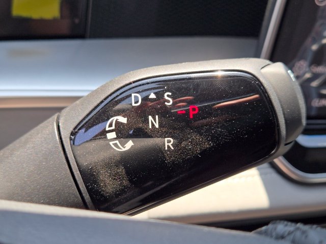 New 2026 Volkswagen Tiguan SE R-Line FWD image 15