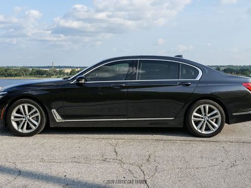 Used 2019 BMW 750i xDrive w/ Executive Package AWD/4WD image 3
