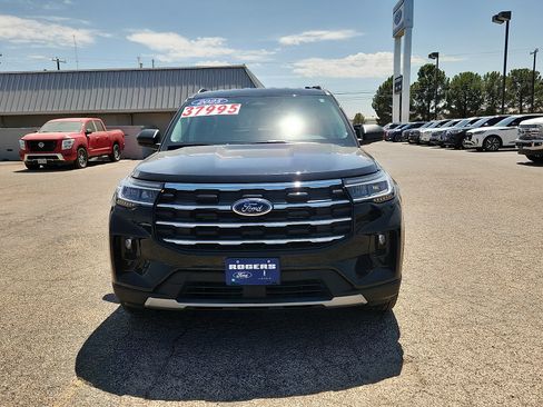 Certified 2025 Ford Explorer Active w/ Active Comfort Package AWD/4WD image 2