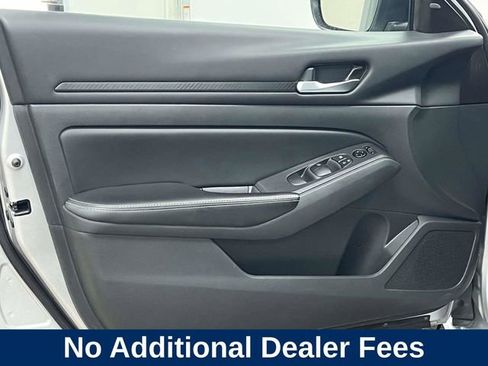 Used 2024 Nissan Altima 2.5 SV FWD image 15