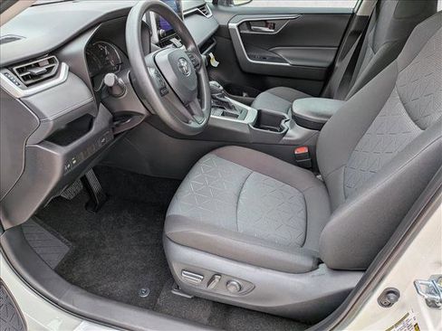 Used 2025 Toyota RAV4 XLE w/ Convenience Package image 4