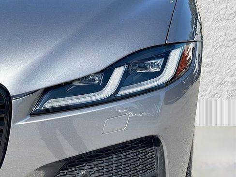 Used 2021 Jaguar F-PACE S image 9